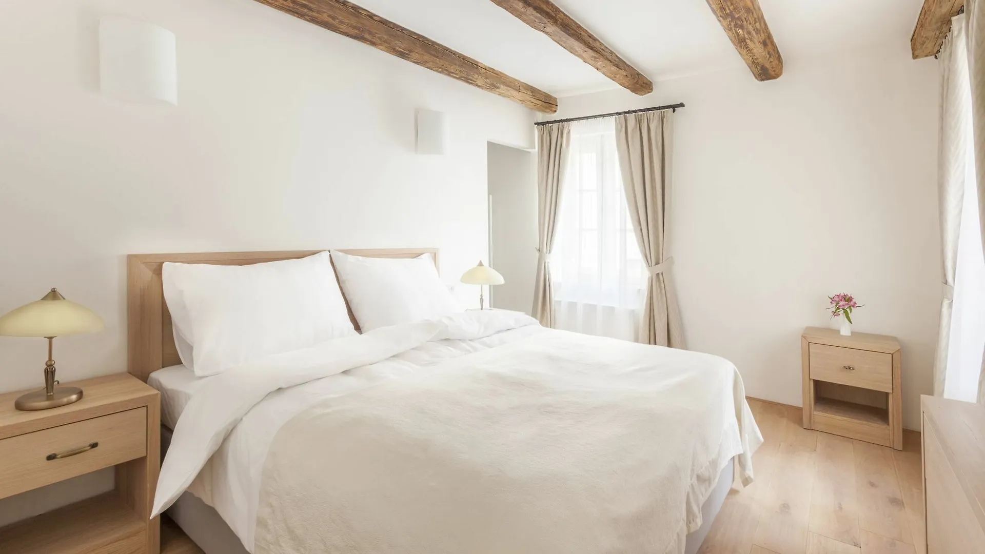 Hotel At The White Lily Prag