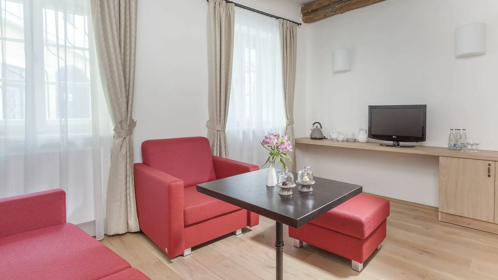 Hotel At The White Lily Prag 4*,  Tschechische Republik