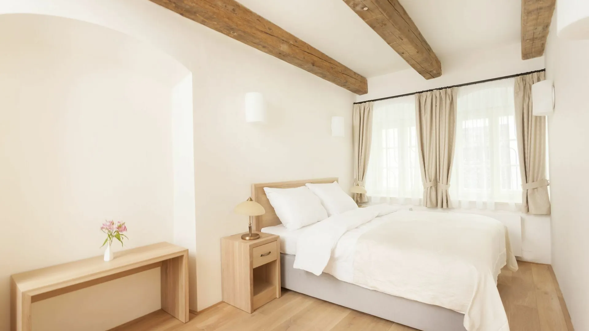 Hotel At The White Lily Prague