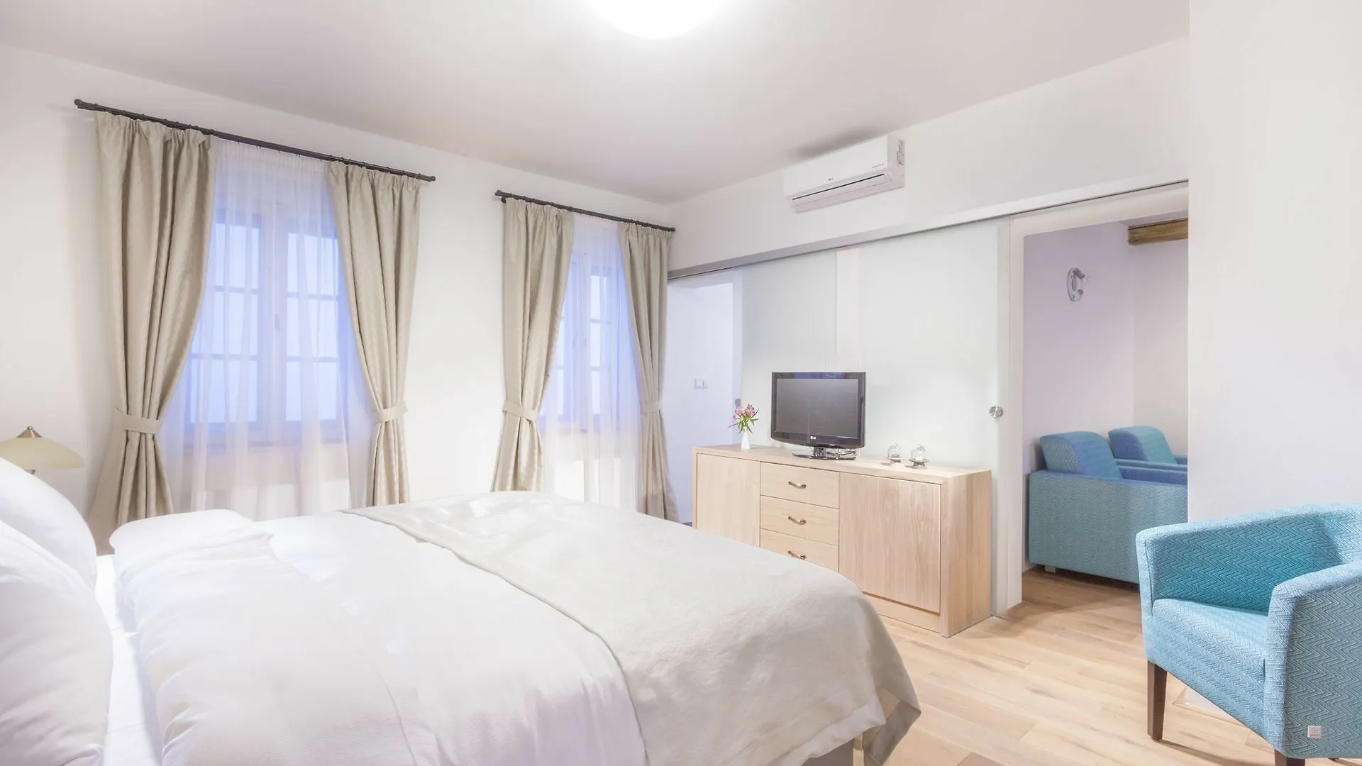 Hotel At The White Lily Prague